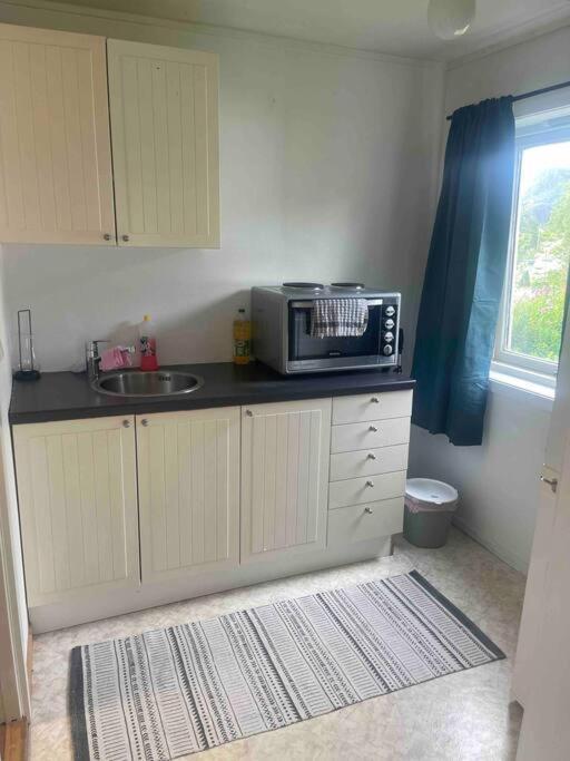 Liten Eldre Og Koselig Studiohybel Svolvaer Luaran gambar