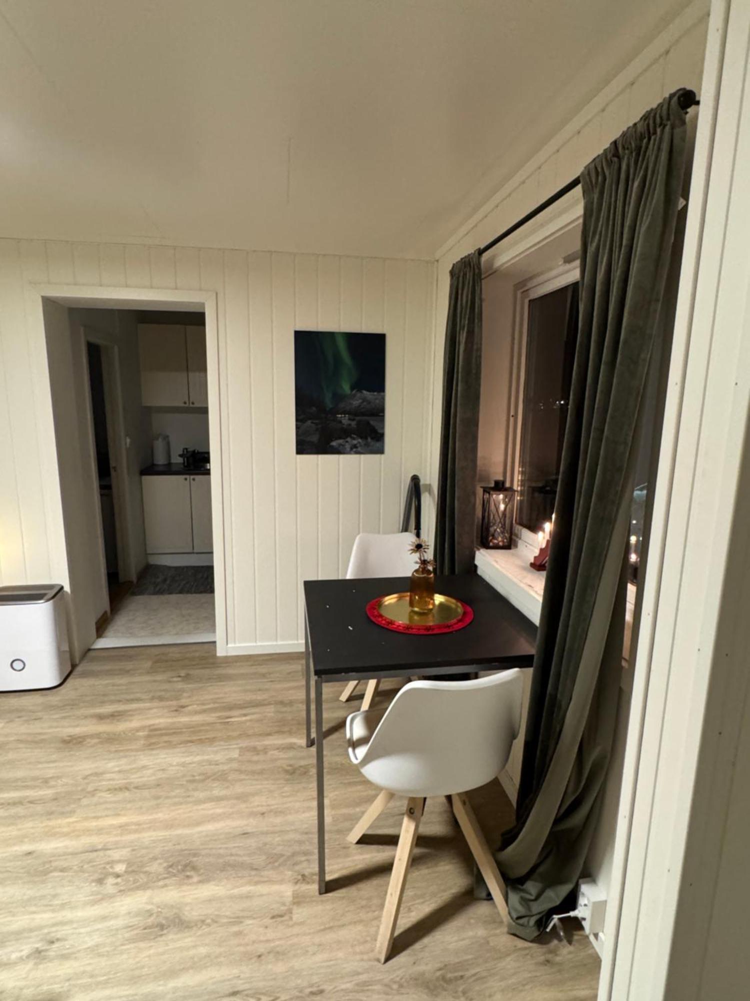 Liten Eldre Og Koselig Studiohybel Svolvaer Luaran gambar